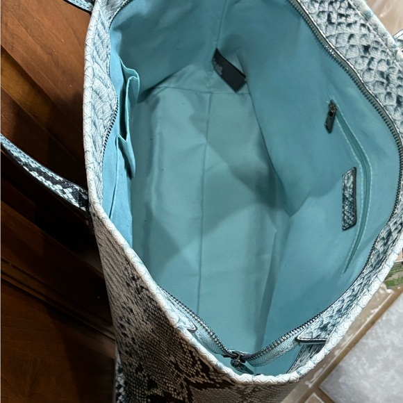 Stylish Multicolor Snakeskin Tote Bag. Vegan leather. NWT - Picture 3 of 6